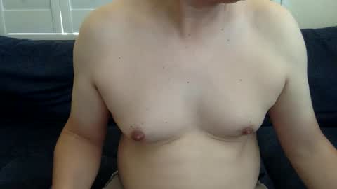 Snapshot of yque2 chatting on 1, 6, 2026 yque online show from 1, 6, 2026