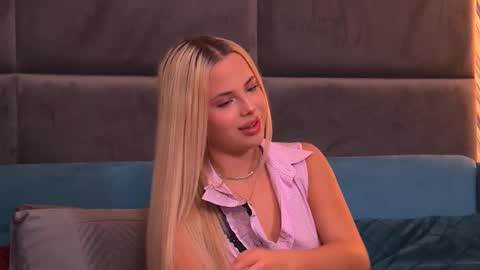 Foxie online show from 13, 10, 2025