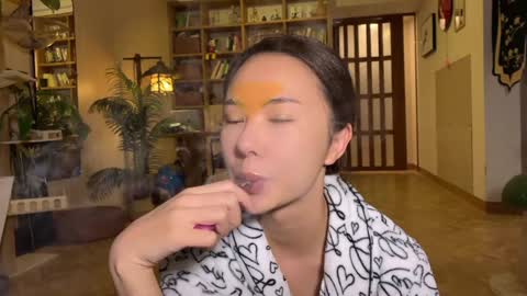 lili online show from 5, 12, 2025