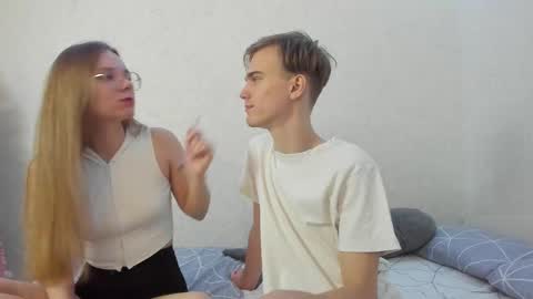 Snapshot of yueslang chatting on 17, 2, 2025 Yue Lang and Samm online show from 17, 2, 2025