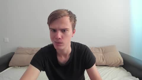 Snapshot of yueslang chatting on 4, 10, 2025 Yue Lang and Samm online show from 4, 10, 2025