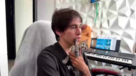 Yuki Kiri online show from 11, 2, 2025