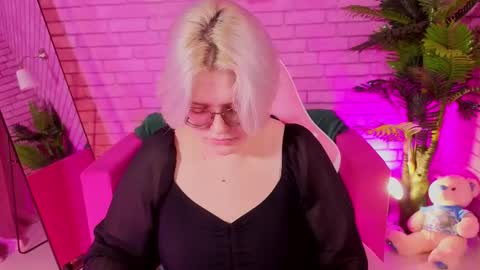 Snapshot of yukiohara chatting on 14, 12, 2025 Yuki online show from 14, 12, 2025