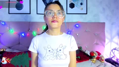 Yukki Kuran online show from 21, 12, 2024