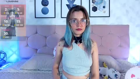 Yukki Kuran online show from 19, 2, 2025