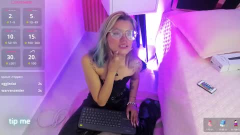 Yukki Kuran online show from 11, 9, 2025