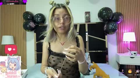 Yukki Kuran online show from 10, 10, 2025