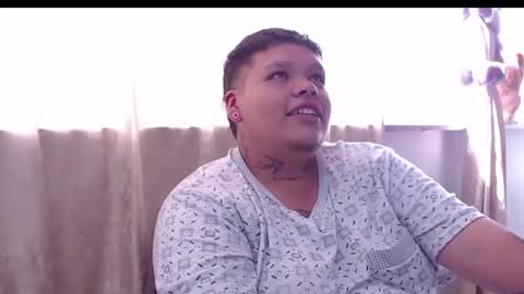 Snapshot of yulandval chatting on 14, 12, 2025 yul and val couple online show from 14, 12, 2025