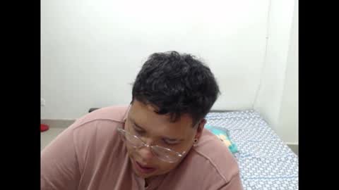 Snapshot of yulandval chatting on 23, 12, 2025 yul and val couple online show from 23, 12, 2025