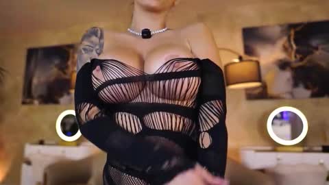 Snapshot of yuliadesirevska chatting on 13, 10, 2025 Yulia online show from 13, 10, 2025