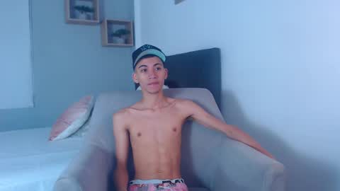 yulian_vasquez online show from 25, 2, 2025