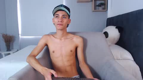 yulian_vasquez online show from 7, 3, 2025