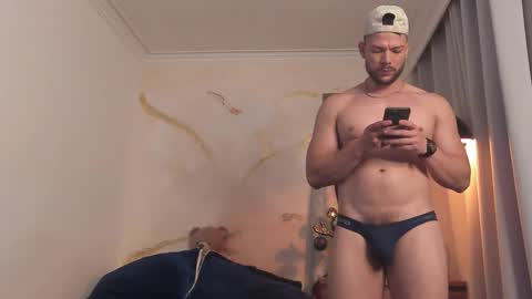 Snapshot of yulianpereira25 chatting on 5, 3, 2026 yulian 2811 online show from 5, 3, 2026