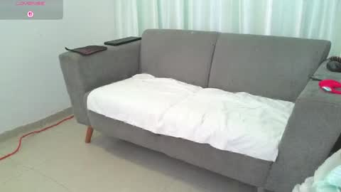 yuliethpetite online show from 20, 4, 2026