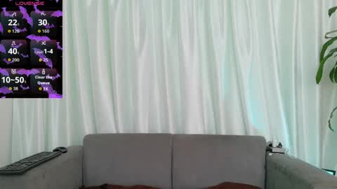 yuliethpetite online show from 13, 5, 2026