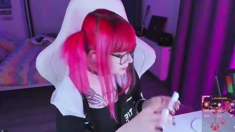 Yumi 3 online show from 25, 11, 2025