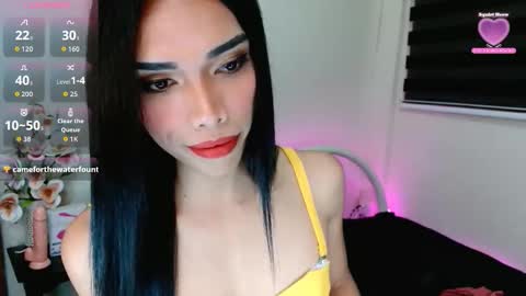 Snapshot of yumieholly chatting on 11, 10, 2025 yumieholly online show from 11, 10, 2025