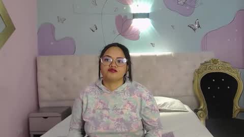 YumiViolet online show from 4, 2, 2026