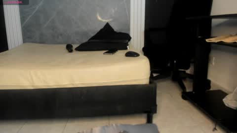 Snapshot of yummyduo chatting on 5, 1, 2025 Yummyduo online show from 5, 1, 2025