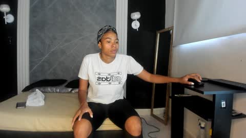 Snapshot of yummyduo chatting on 19, 1, 2025 Yummyduo online show from 19, 1, 2025