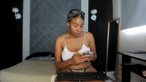 Snapshot of yummyduo chatting on 19, 1, 2025 Yummyduo online show from 19, 1, 2025