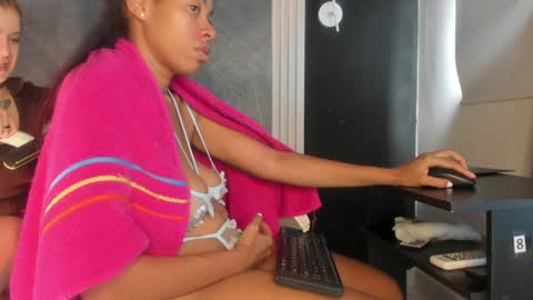Snapshot of yummyduo chatting on 25, 1, 2025 Yummyduo online show from 25, 1, 2025