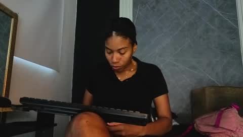 Snapshot of yummyduo chatting on 4, 10, 2025 Yummyduo online show from 4, 10, 2025