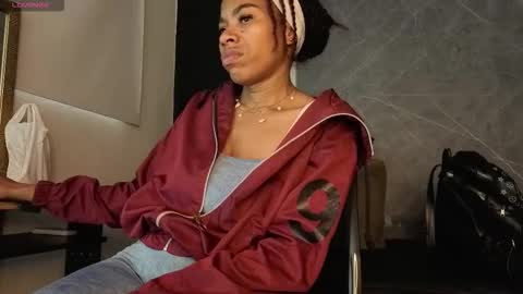 Snapshot of yummyduo chatting on 27, 10, 2025 Yummyduo online show from 27, 10, 2025