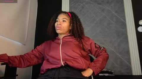 Snapshot of yummyduo chatting on 18, 11, 2025 Yummyduo online show from 18, 11, 2025