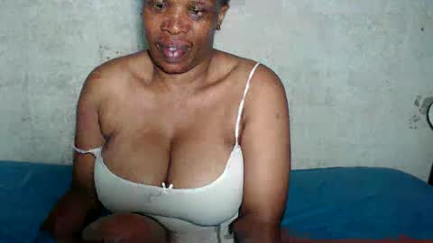 Snapshot of yummytittsxx chatting on 29, 12, 2024 yummytittsxx online show from 29, 12, 2024