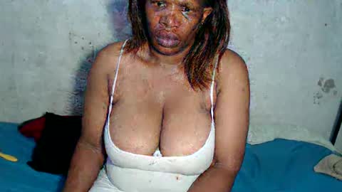 Snapshot of yummytittsxx chatting on 3, 1, 2025 yummytittsxx online show from 3, 1, 2025