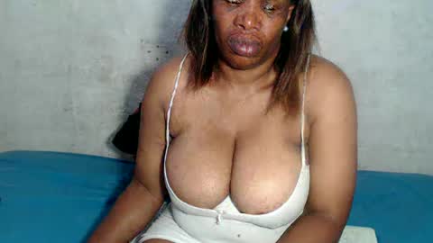 Snapshot of yummytittsxx chatting on 15, 1, 2025 yummytittsxx online show from 15, 1, 2025