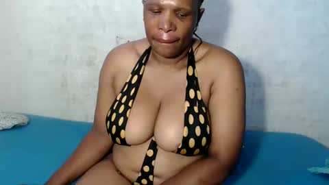 Snapshot of yummytittsxx chatting on 28, 1, 2025 yummytittsxx online show from 28, 1, 2025