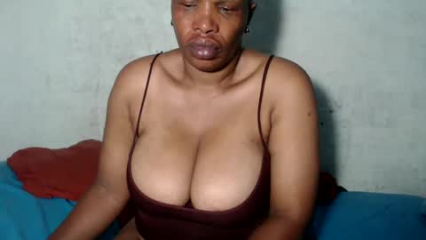 Snapshot of yummytittsxx chatting on 3, 2, 2025 yummytittsxx online show from 3, 2, 2025