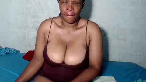 Snapshot of yummytittsxx chatting on 4, 2, 2025 yummytittsxx online show from 4, 2, 2025