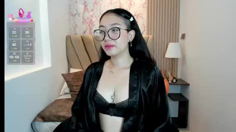 Yuna  online show from 17, 9, 2025