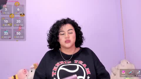 yunahott_ online show from 5, 2, 2025