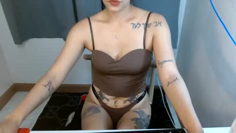 yunahuntrixx online show from 27, 6, 2026
