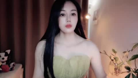 YunEr online show from 28, 6, 2026