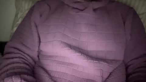 Snapshot of yungbull06 chatting on 22, 12, 2025 Yung Bull online show from 22, 12, 2025