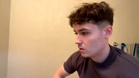 Snapshot of yungstudbev chatting on 18, 12, 2024 yungstudbev online show from 18, 12, 2024