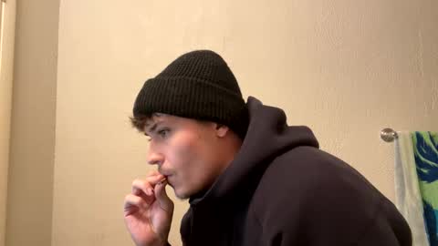 Snapshot of yungstudbev chatting on 22, 12, 2024 yungstudbev online show from 22, 12, 2024