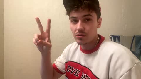 Snapshot of yungstudbev chatting on 31, 12, 2024 yungstudbev online show from 31, 12, 2024