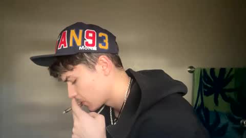 Snapshot of yungstudbev chatting on 12, 1, 2025 yungstudbev online show from 12, 1, 2025