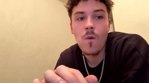 Snapshot of yungstudbev chatting on 18, 9, 2025 yungstudbev online show from 18, 9, 2025