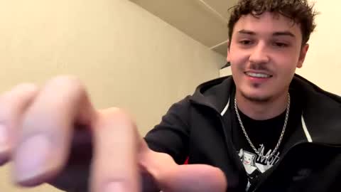 Snapshot of yungstudbev chatting on 13, 10, 2025 yungstudbev online show from 13, 10, 2025