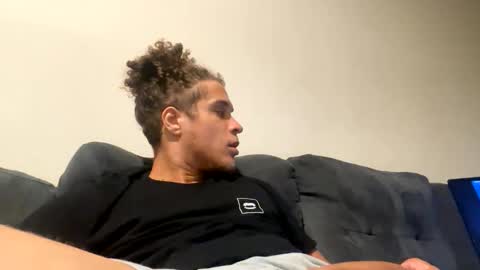 Snapshot of yungxxhung chatting on 16, 11, 2025 yungxxhung online show from 16, 11, 2025