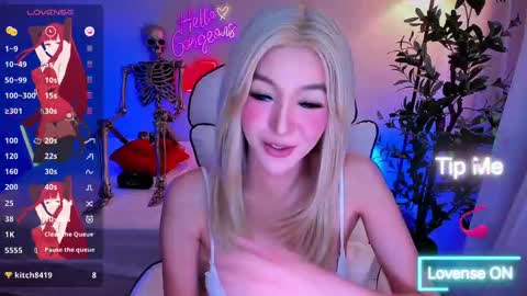 Snapshot of yurasiand0ll chatting on 22, 10, 2025 Sasa online show from 22, 10, 2025