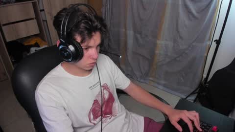 Snapshot of yurii_moody chatting on 6, 12, 2024 yurii_moody online show from 6, 12, 2024