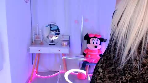 Snapshot of yuukenzi chatting on 18, 2, 2025 Maria online show from 18, 2, 2025